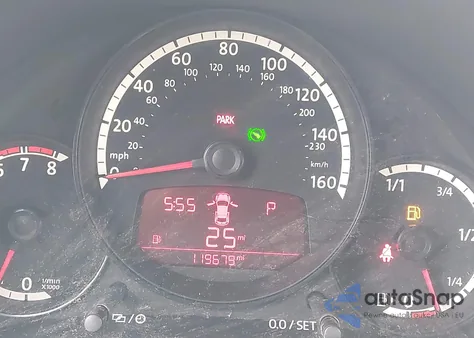 2013 Volkswagen Beetle 2.5L Entry z USA, uszkodzony, nr VIN 3VWFP7AT8DM652808